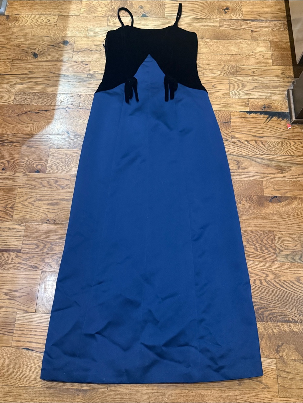 Oleg Cassini Blacktie. Vintage Two-Tone Formal Gown. Black/Blue. Size 8.